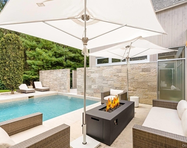 7 Rolling Wood Lane - Photo Thumbnail 29