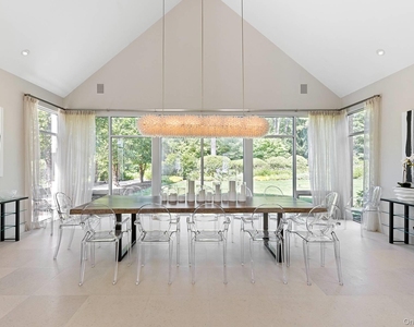 7 Rolling Wood Lane - Photo Thumbnail 5