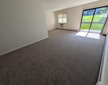 9 Loudon Drive - Photo Thumbnail 3