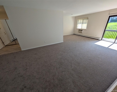 9 Loudon Drive - Photo Thumbnail 4