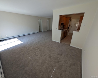 9 Loudon Drive - Photo Thumbnail 6