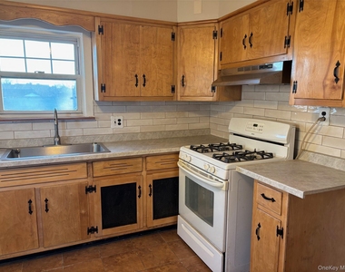 82 Putnam Avenue - Photo Thumbnail 6