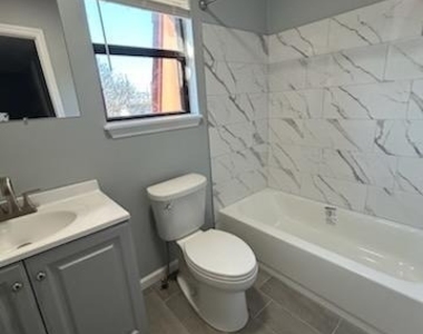 212 N Oaks Boulevard N - Photo Thumbnail 3