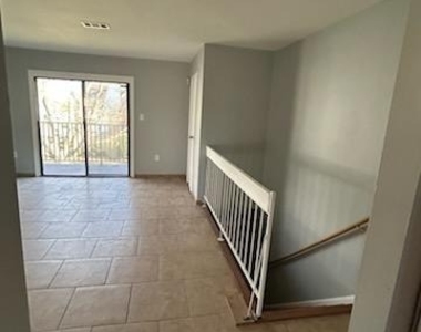 212 N Oaks Boulevard N - Photo Thumbnail 9
