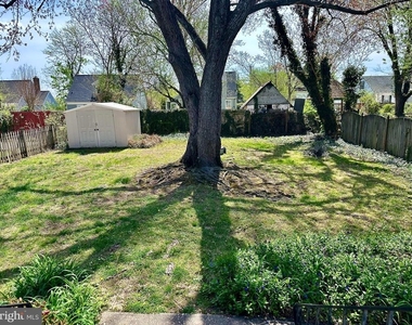 1316 Rowe Street - Photo Thumbnail 5