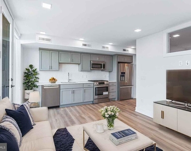 701 N Henry Street - Photo Thumbnail 27
