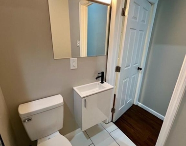 3904 Aspen Street - Photo Thumbnail 8