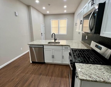 3904 Aspen Street - Photo Thumbnail 5