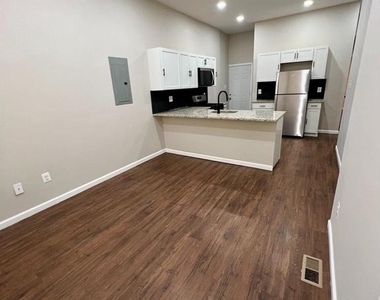 3904 Aspen Street - Photo Thumbnail 1