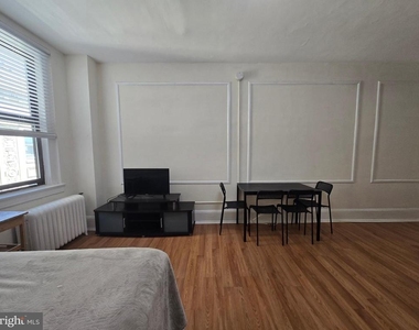 1324 Locust Street - Photo Thumbnail 8
