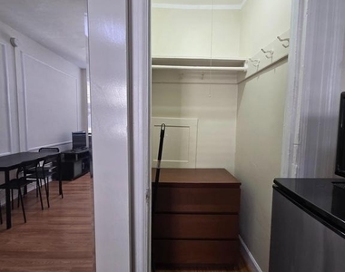 1324 Locust Street - Photo Thumbnail 11