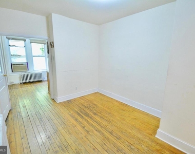 3690 Eveline Street - Photo Thumbnail 4