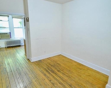 3690 Eveline Street - Photo Thumbnail 3