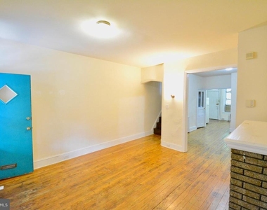 3690 Eveline Street - Photo Thumbnail 2
