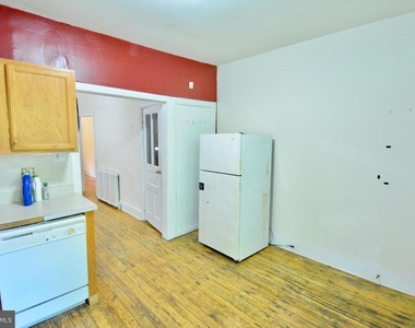 3690 Eveline Street - Photo Thumbnail 9
