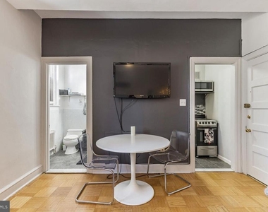 250 S 13th Street - Photo Thumbnail 4
