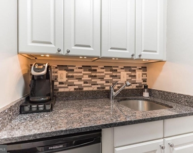 250 S 13th Street - Photo Thumbnail 5