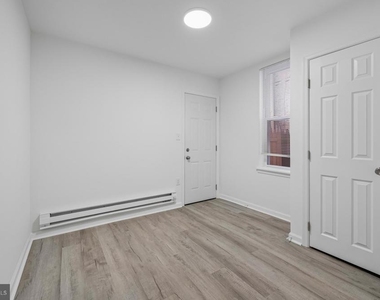 2964 N Taylor Street - Photo Thumbnail 5