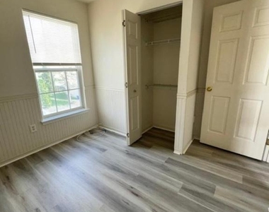 202 Fox Trail - Photo Thumbnail 20