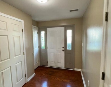 202 Fox Trail - Photo Thumbnail 5