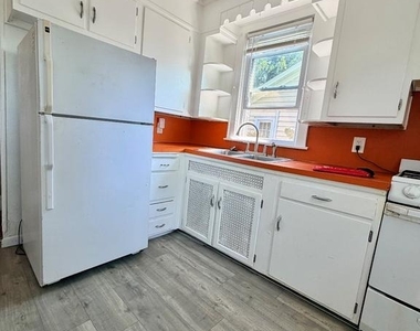 23 Carlton Avenue - Photo Thumbnail 3