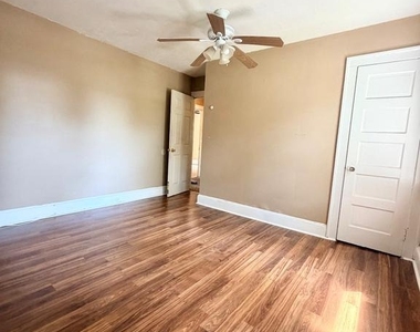 23 Carlton Avenue - Photo Thumbnail 7