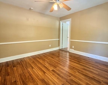23 Carlton Avenue - Photo Thumbnail 13