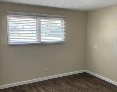 601 Sherwood Place - Photo Thumbnail 40