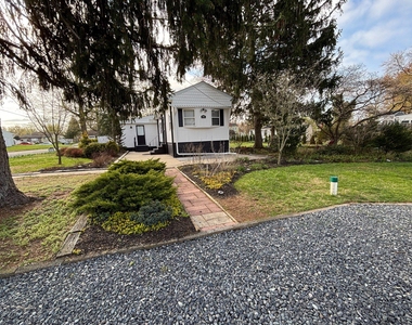 601 Sherwood Place - Photo Thumbnail 10