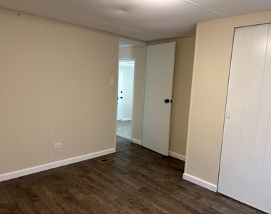 601 Sherwood Place - Photo Thumbnail 35