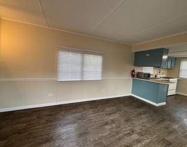 601 Sherwood Place - Photo Thumbnail 21