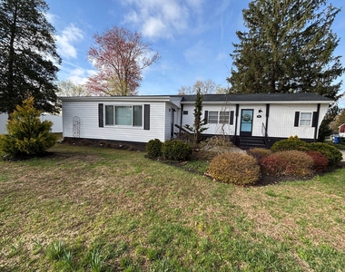 601 Sherwood Place - Photo Thumbnail 6