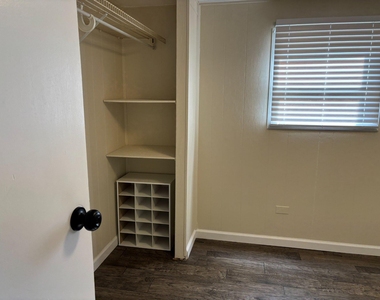 601 Sherwood Place - Photo Thumbnail 29