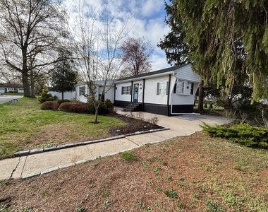 601 Sherwood Place - Photo Thumbnail 9