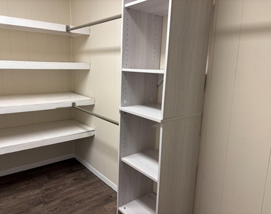 601 Sherwood Place - Photo Thumbnail 47