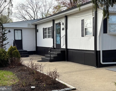 601 Sherwood Place - Photo Thumbnail 8