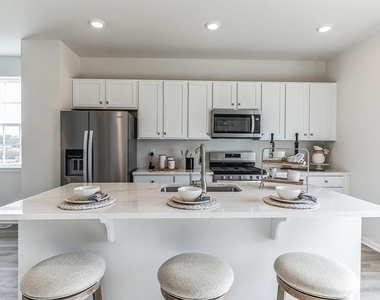 228 Macoun Way - Photo Thumbnail 3