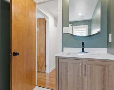 411 Chapel Ave E - Photo Thumbnail 20