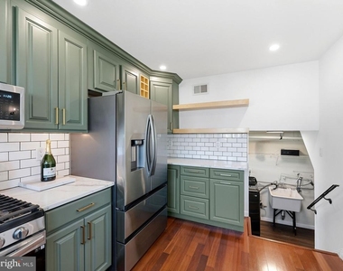 411 Chapel Ave E - Photo Thumbnail 13