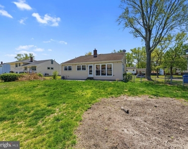 411 Chapel Ave E - Photo Thumbnail 27