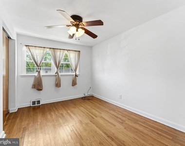 411 Chapel Ave E - Photo Thumbnail 16