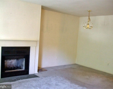 1109 Huntingdon Mews - Photo Thumbnail 2
