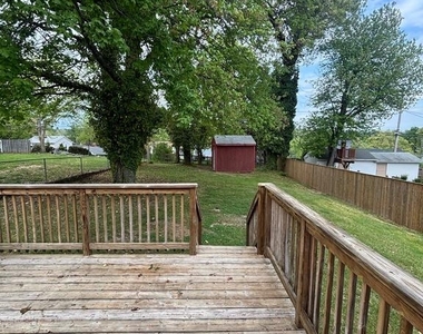 120 Northwood Drive - Photo Thumbnail 2