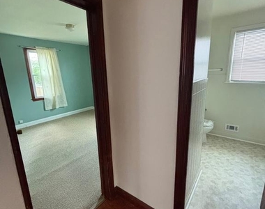 120 Northwood Drive - Photo Thumbnail 11