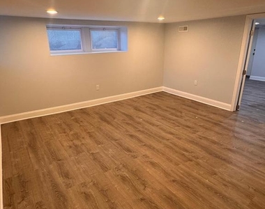 5200 Ready Avenue - Photo Thumbnail 10