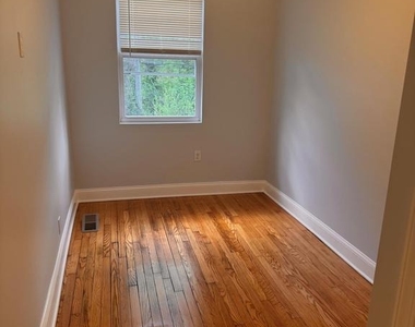 5200 Ready Avenue - Photo Thumbnail 6