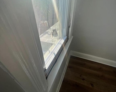 715 N Kenwood Avenue - Photo Thumbnail 24