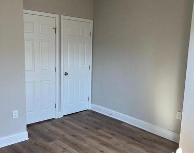 715 N Kenwood Avenue - Photo Thumbnail 25