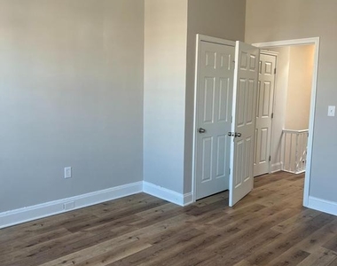 715 N Kenwood Avenue - Photo Thumbnail 15