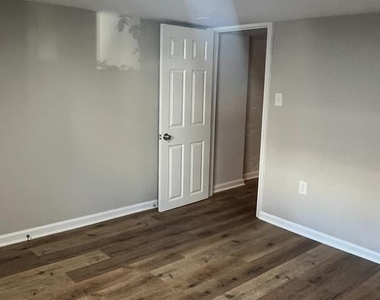 715 N Kenwood Avenue - Photo Thumbnail 29